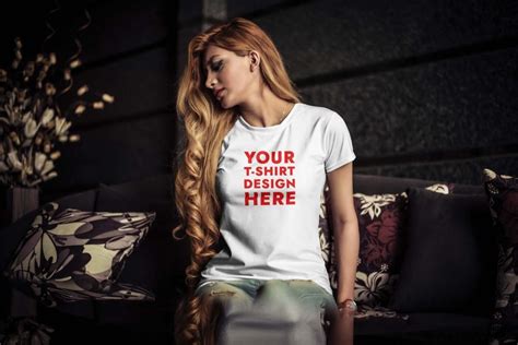 Free Woman With T-Shirt Mockup Psd&nbsp;Template