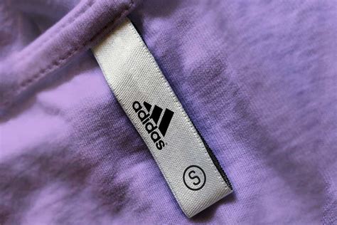 T Shirt Label Mockup&nbsp;Free